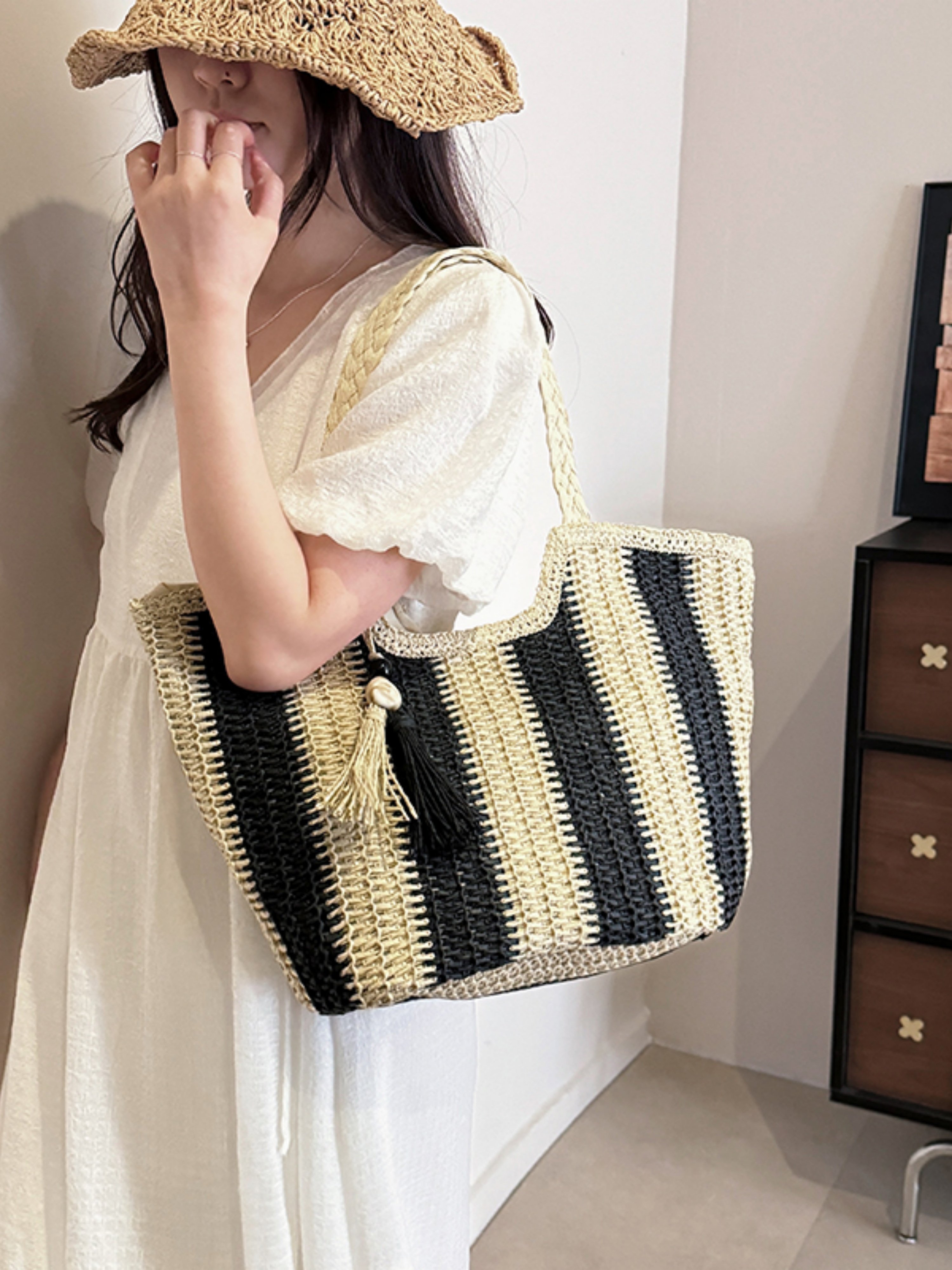 Striped Straw Shoulder Bag with Tassel