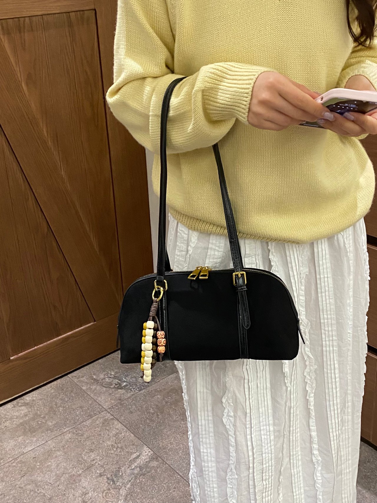 Black Solid Shoulder Bag