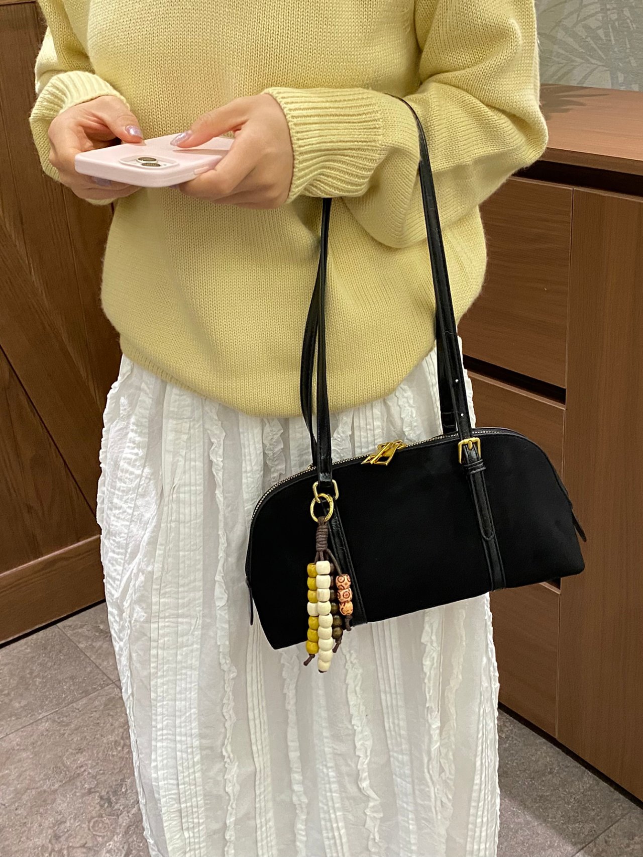 Black Solid Shoulder Bag