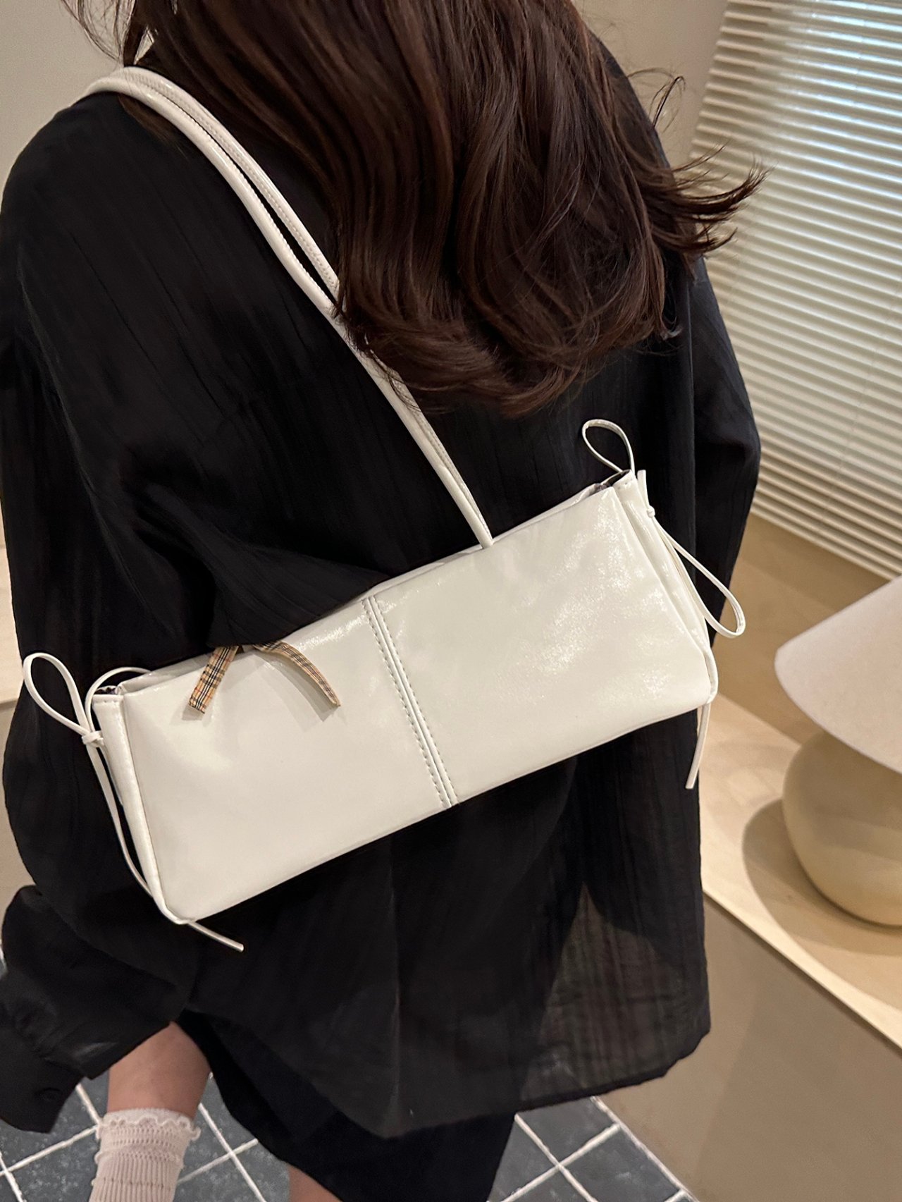 White Shoulder Bag with Pearl and Lace Charm
