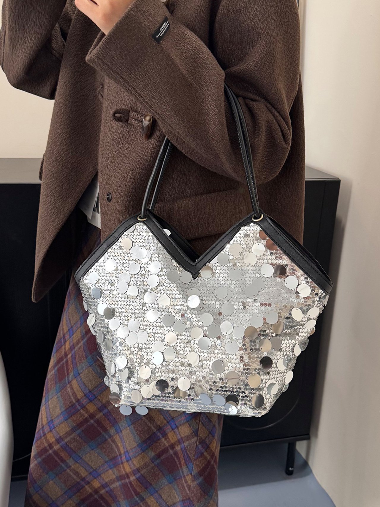 Sparkling Silver Sequin Tote Bag - Shoulder Carry