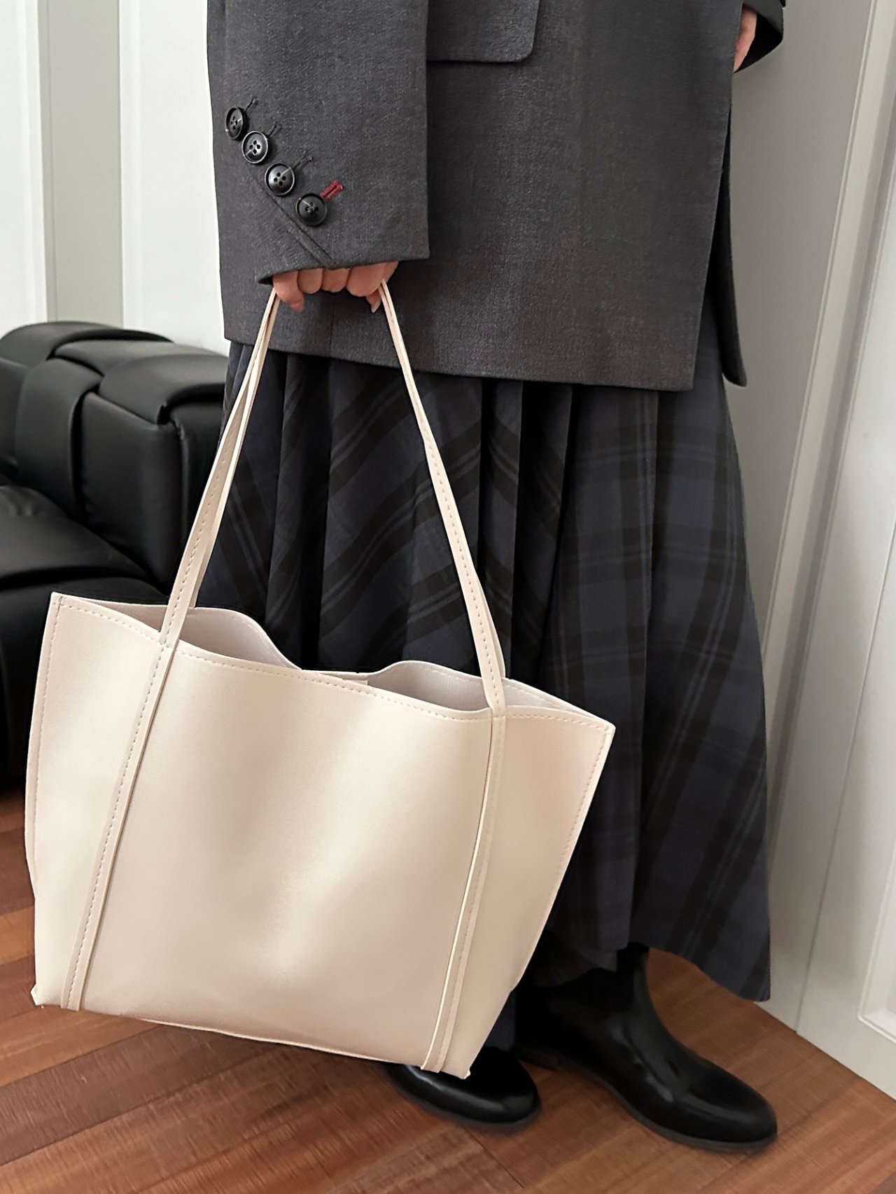 White Solid Shoulder Tote Bag