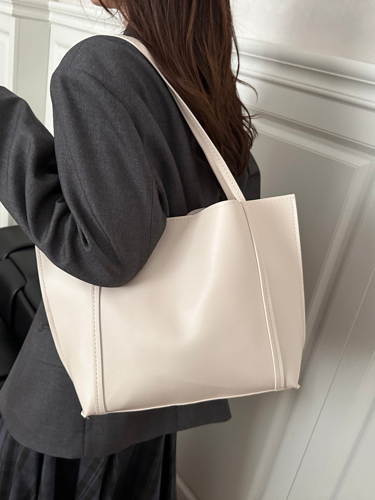 White Solid Shoulder Tote Bag
