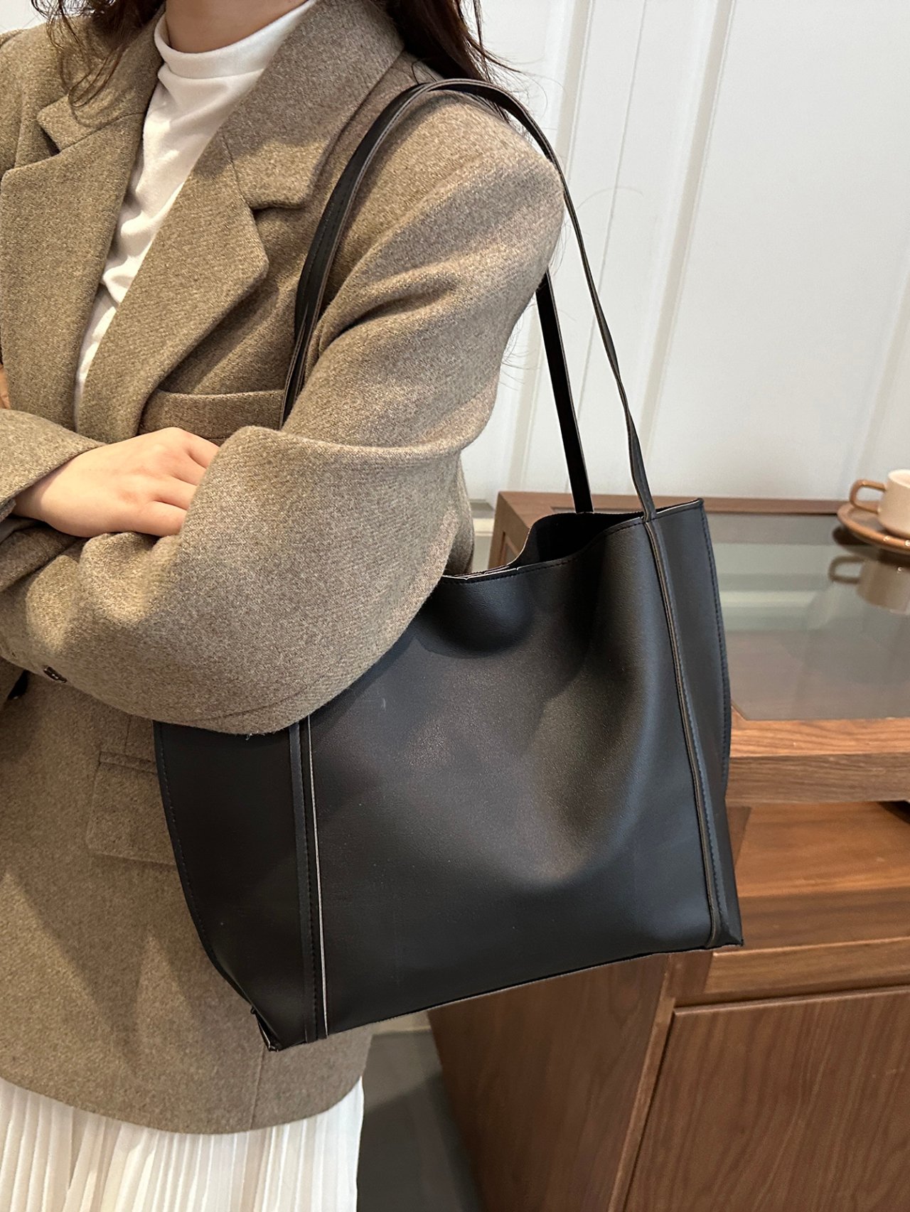 Black Solid Tote Shoulder Bag