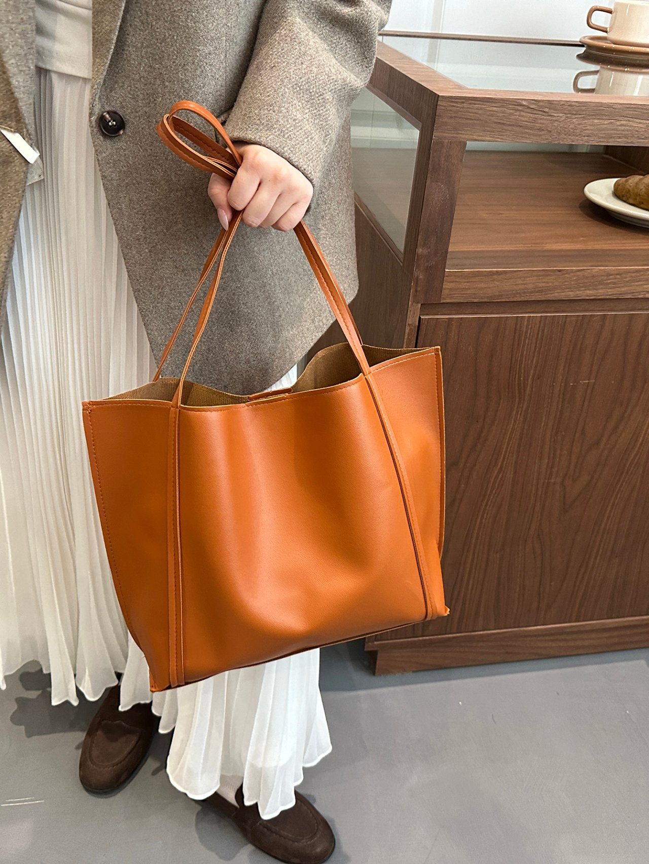 Brown Solid Tote Shoulder Bag
