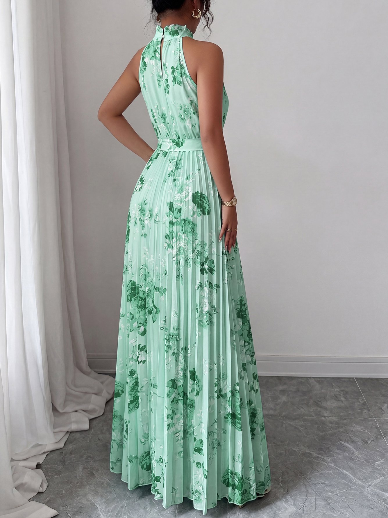 Green Floral Halter Neck Pleated Maxi Dress