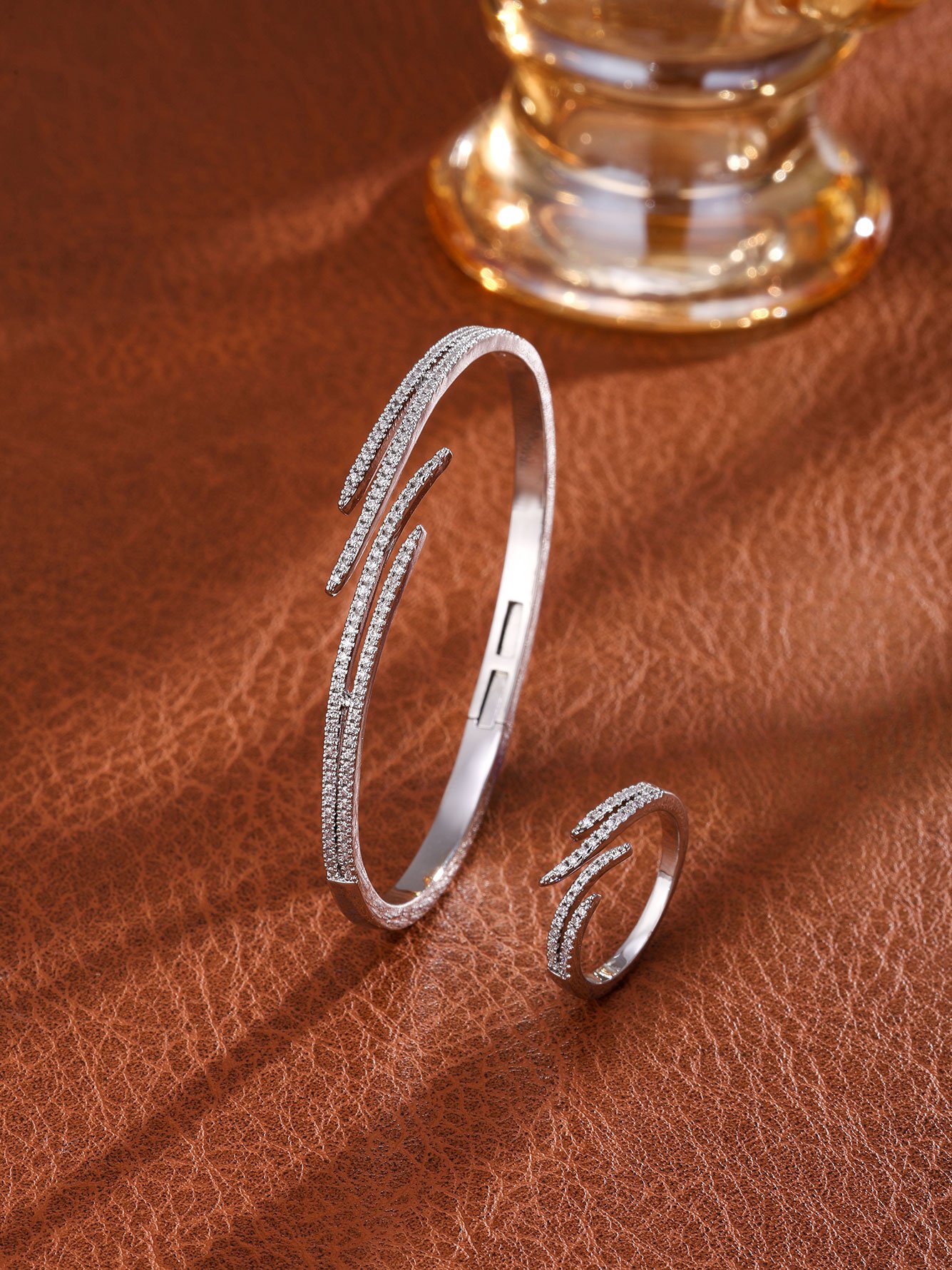 2pcs White Womens Bracelet Ring Set