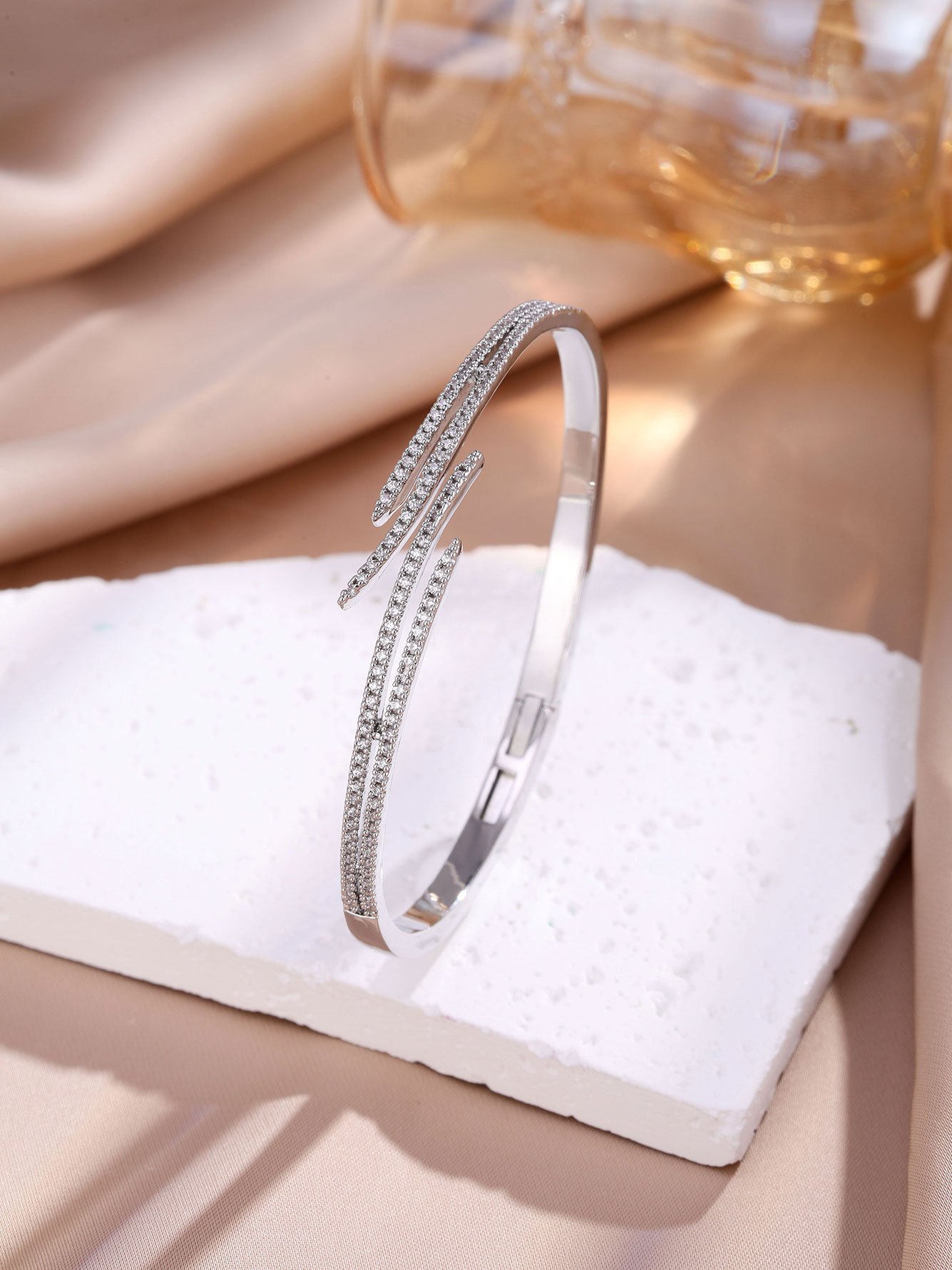 2pcs White Womens Bracelet Ring Set