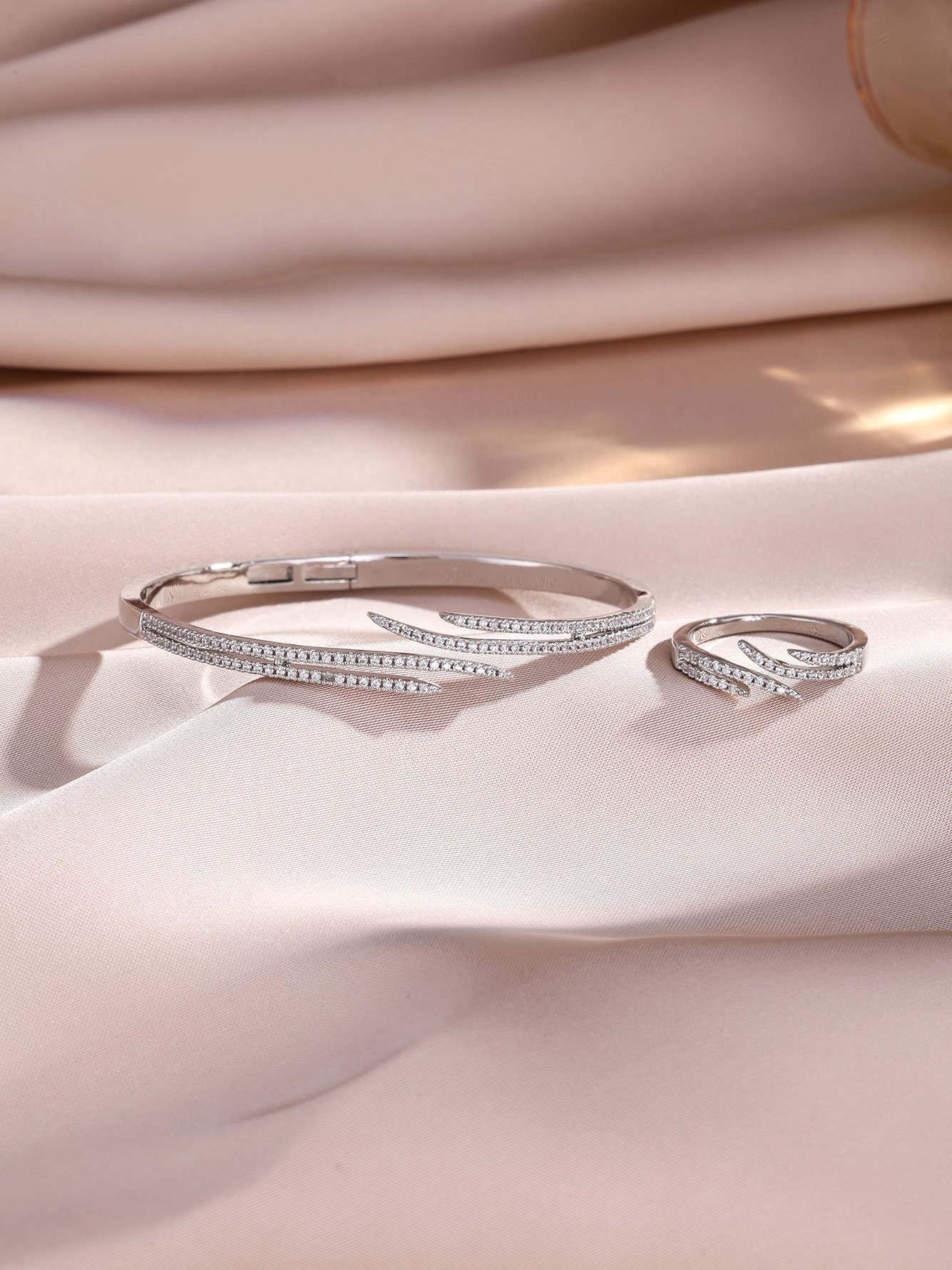 2pcs White Womens Bracelet Ring Set
