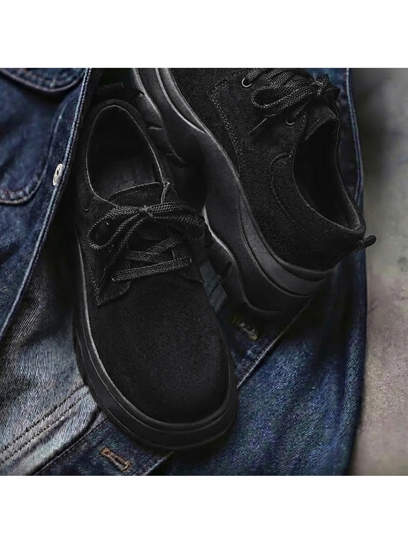 Black Plain Lace Ups Sneakers