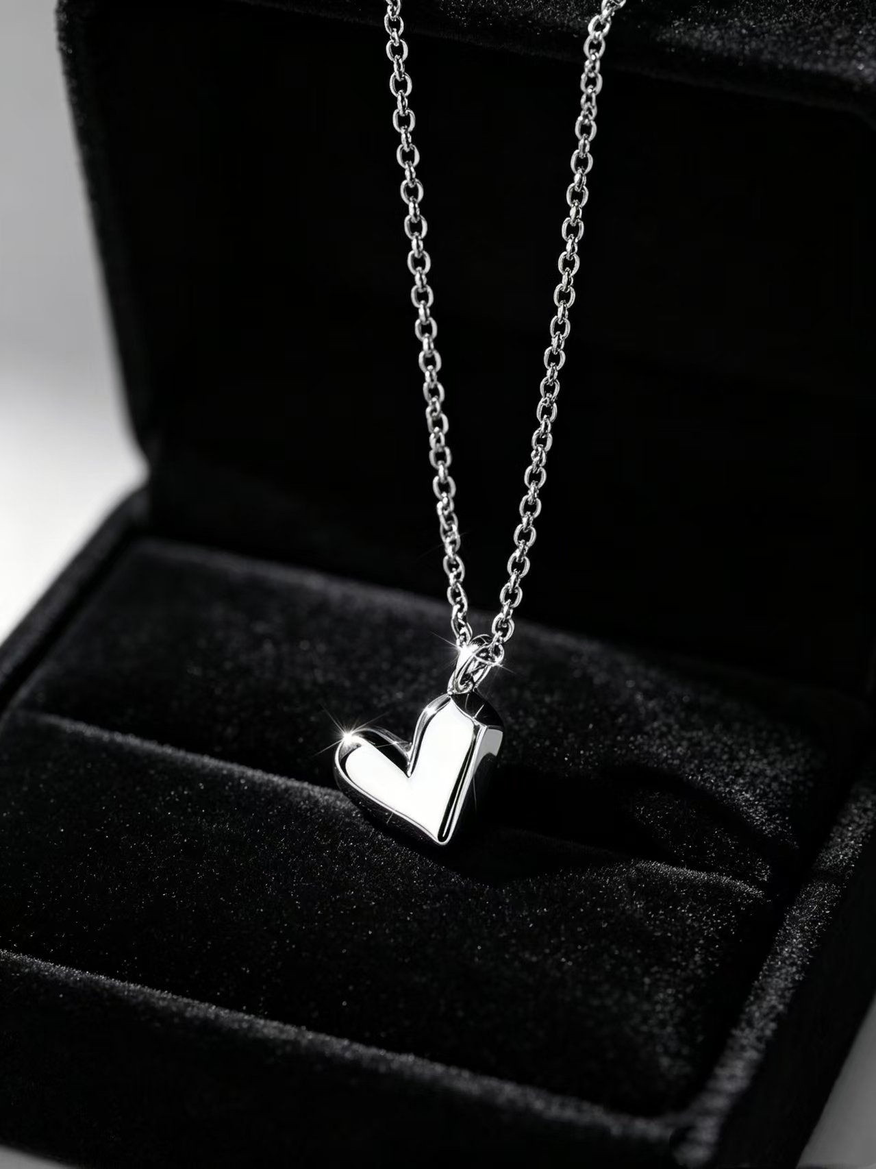 Simple Silver Heart Pendant Love Necklace Womens Couple Necklace Mens Couple Necklace Gift Jewelry Accessories