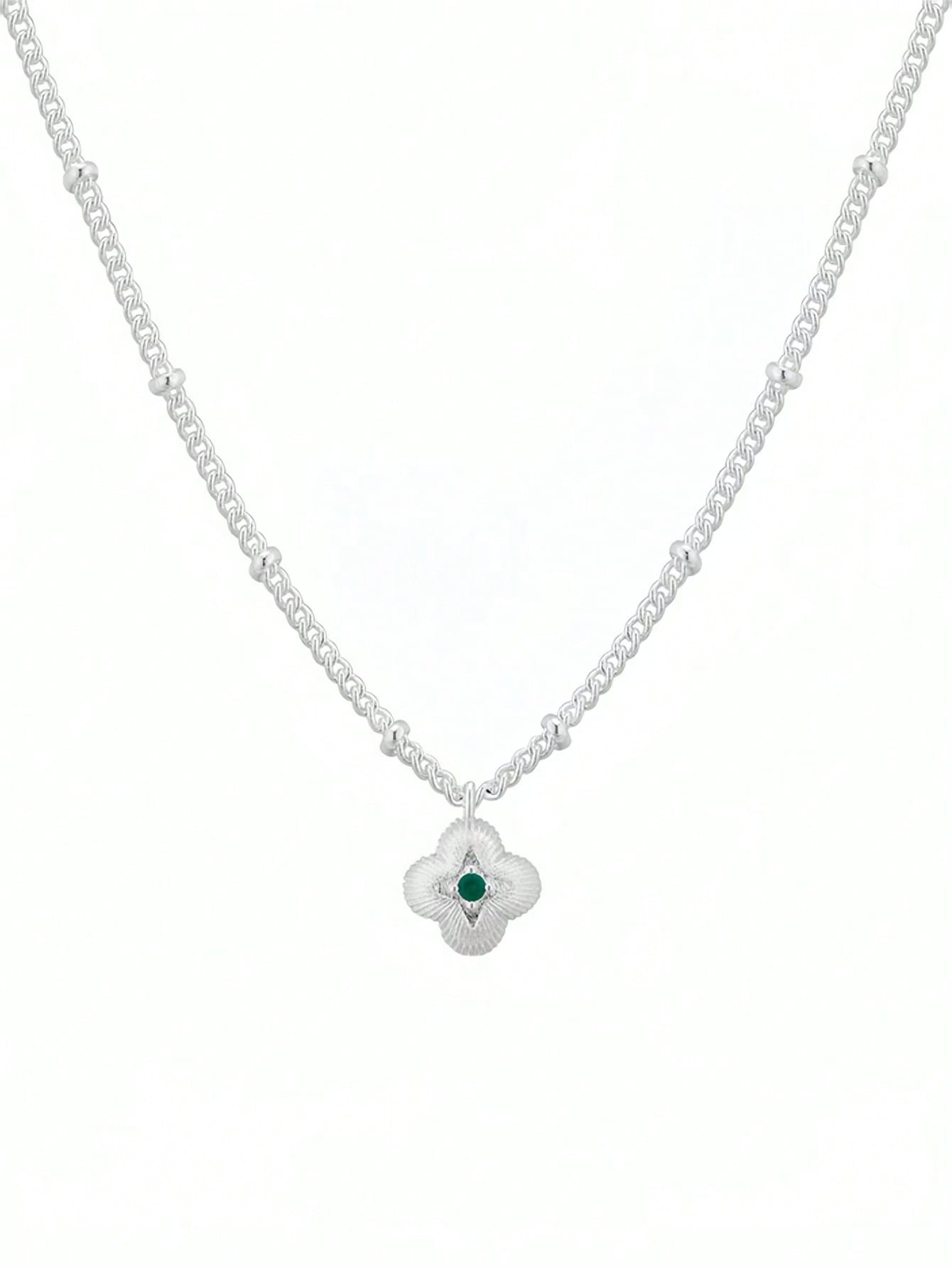 green zircon four-leaf clover necklace, versatile and fashionable, suitable for daily wear or as a gift, sexy style, Japanese and Korean style.