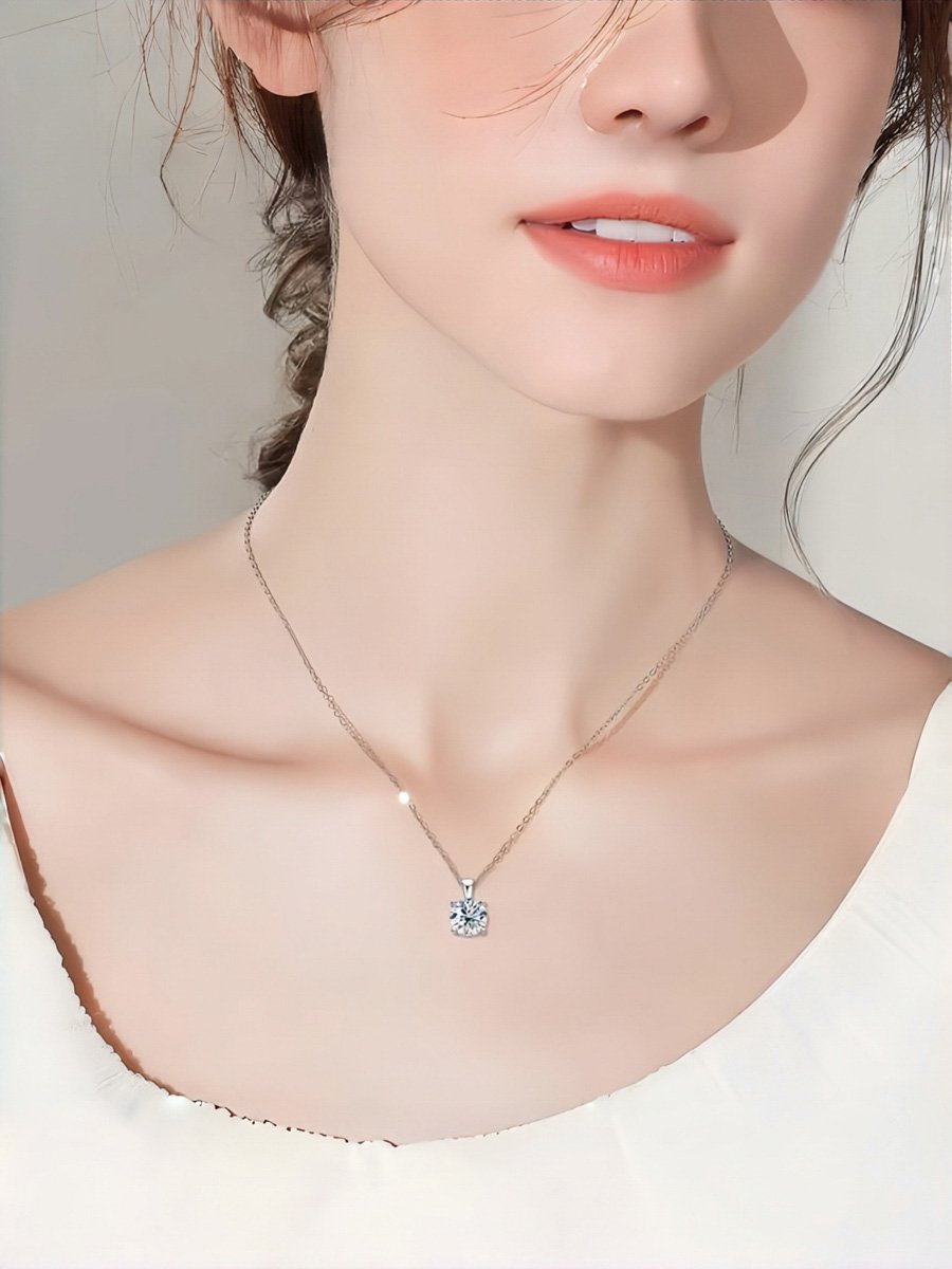 2 carat high carbon diamond necklace for women, small niche, high-end feeling, classic four-prong pendant, collar chain