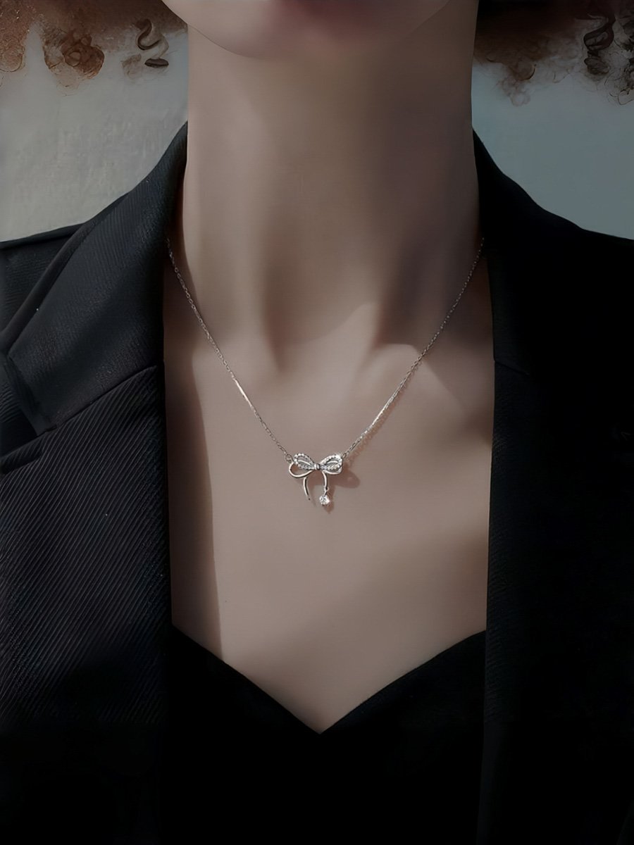 Delicate high carbon diamond bow tie necklace for women, versatile, light luxury, small niche pendant, butterfly dream collar chain, gift
