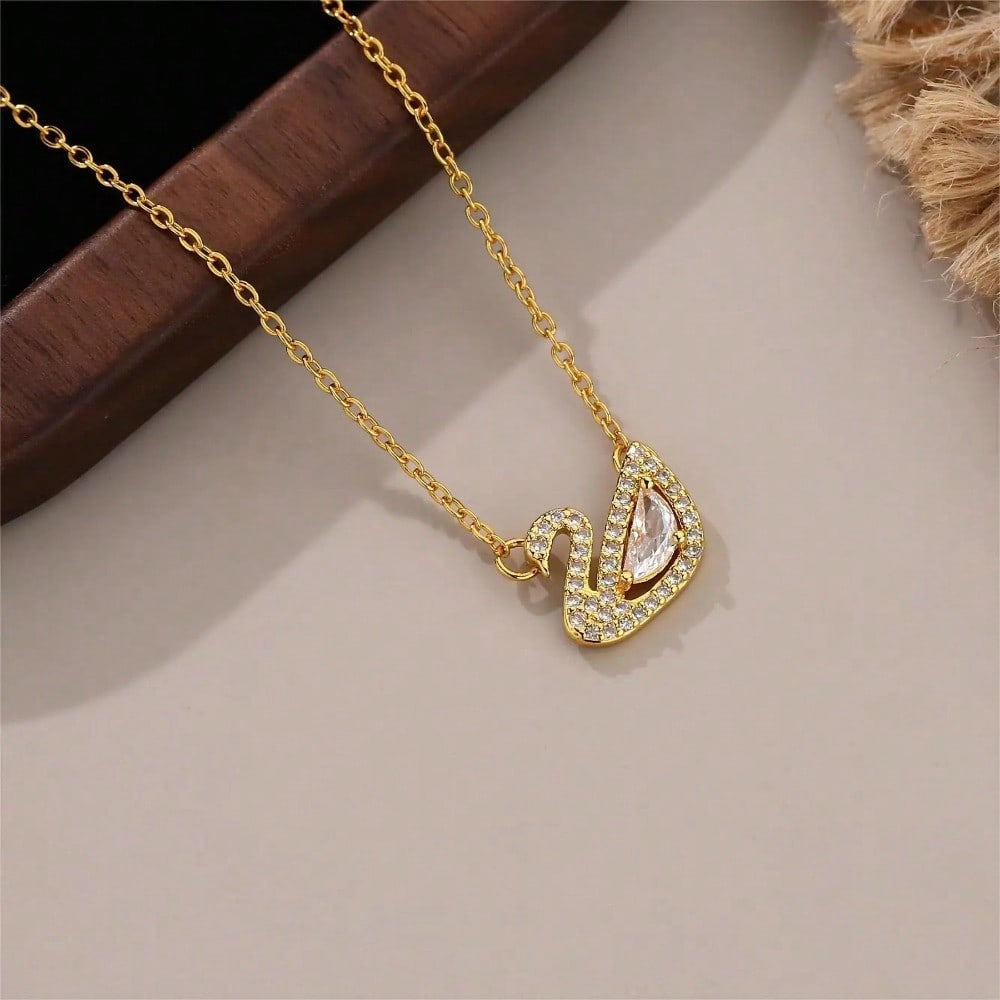 Fashion high-end golden swan pendant necklace lady exquisite light luxury unique design collar chain
