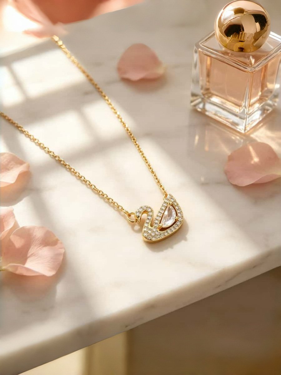 Fashion high-end golden swan pendant necklace lady exquisite light luxury unique design collar chain