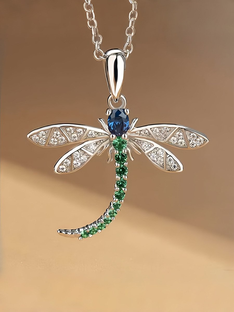 Cute and versatile long-sleeve dragonfly pendant necklace for women
