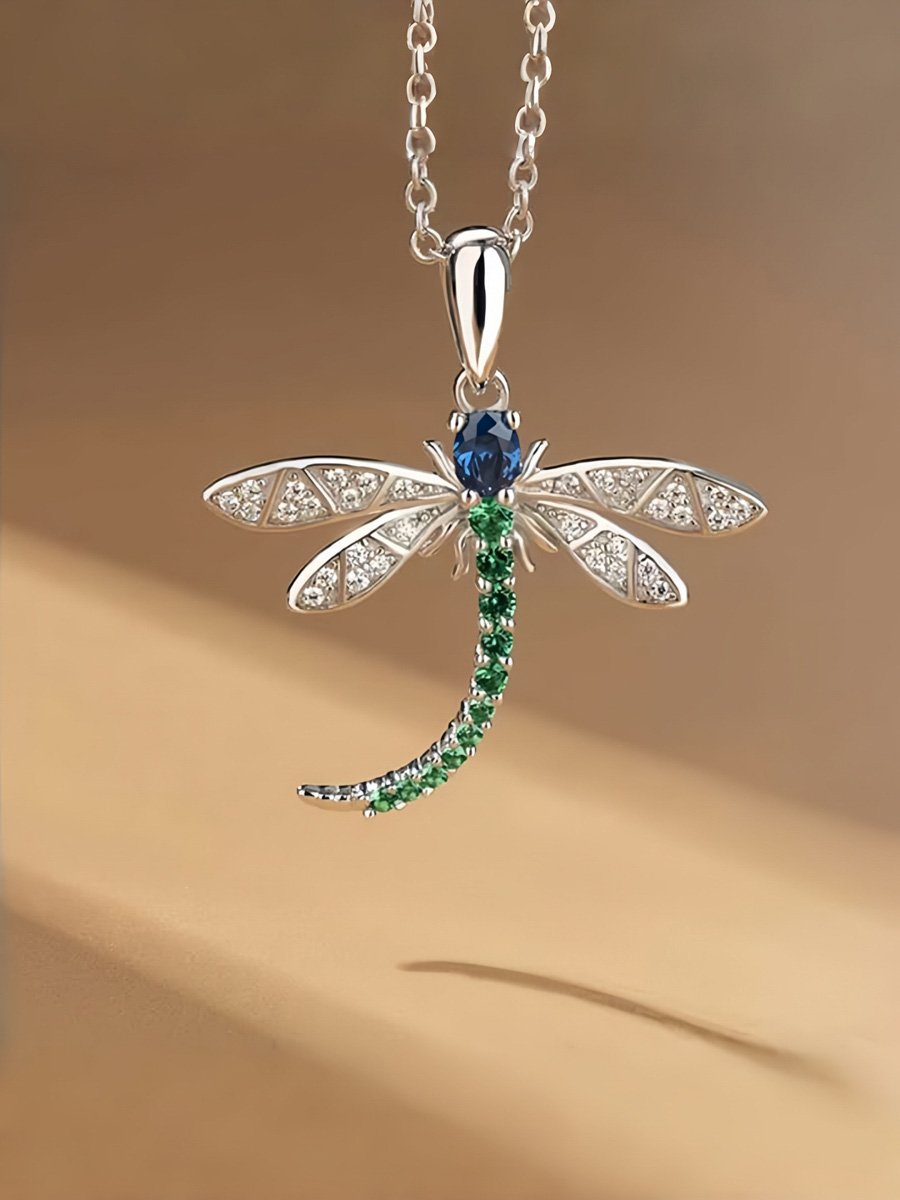 Cute and versatile long-sleeve dragonfly pendant necklace for women