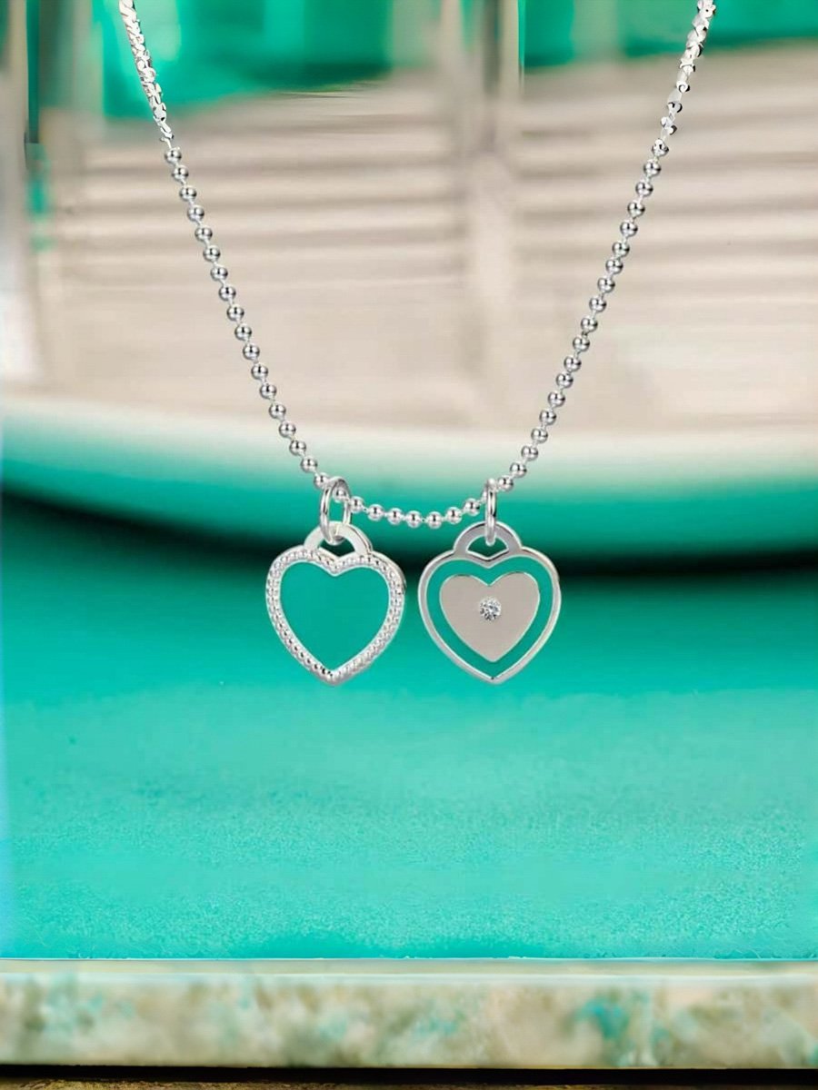 Silver enamel heart-shaped pearl blue heart necklace