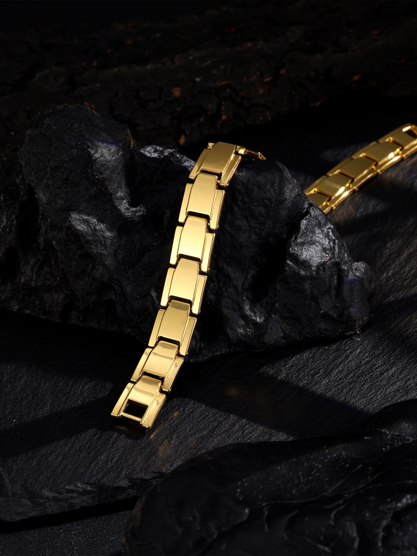 Luxurious Gold Link Bracelet for Daily