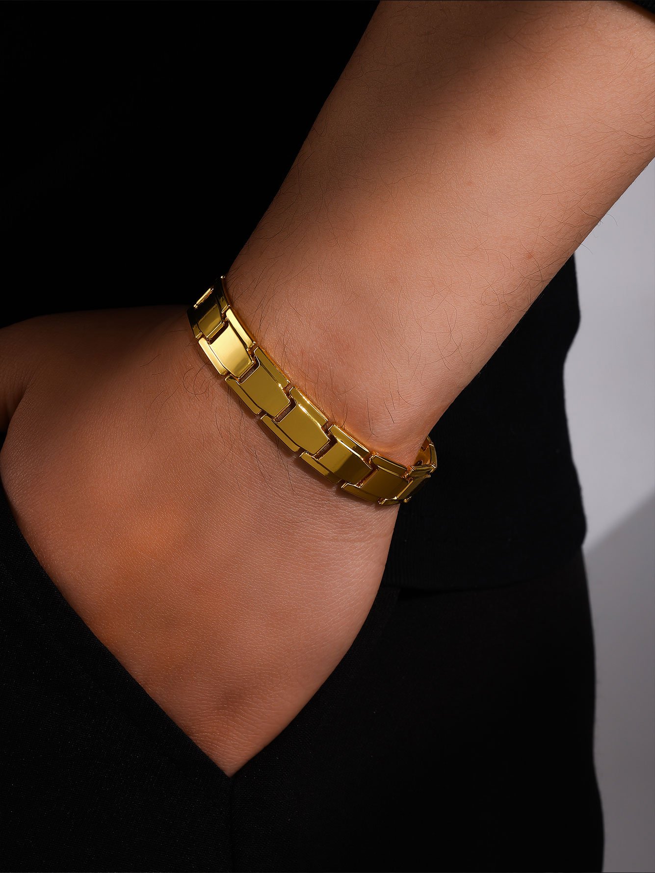 Luxurious Gold Link Bracelet for Daily