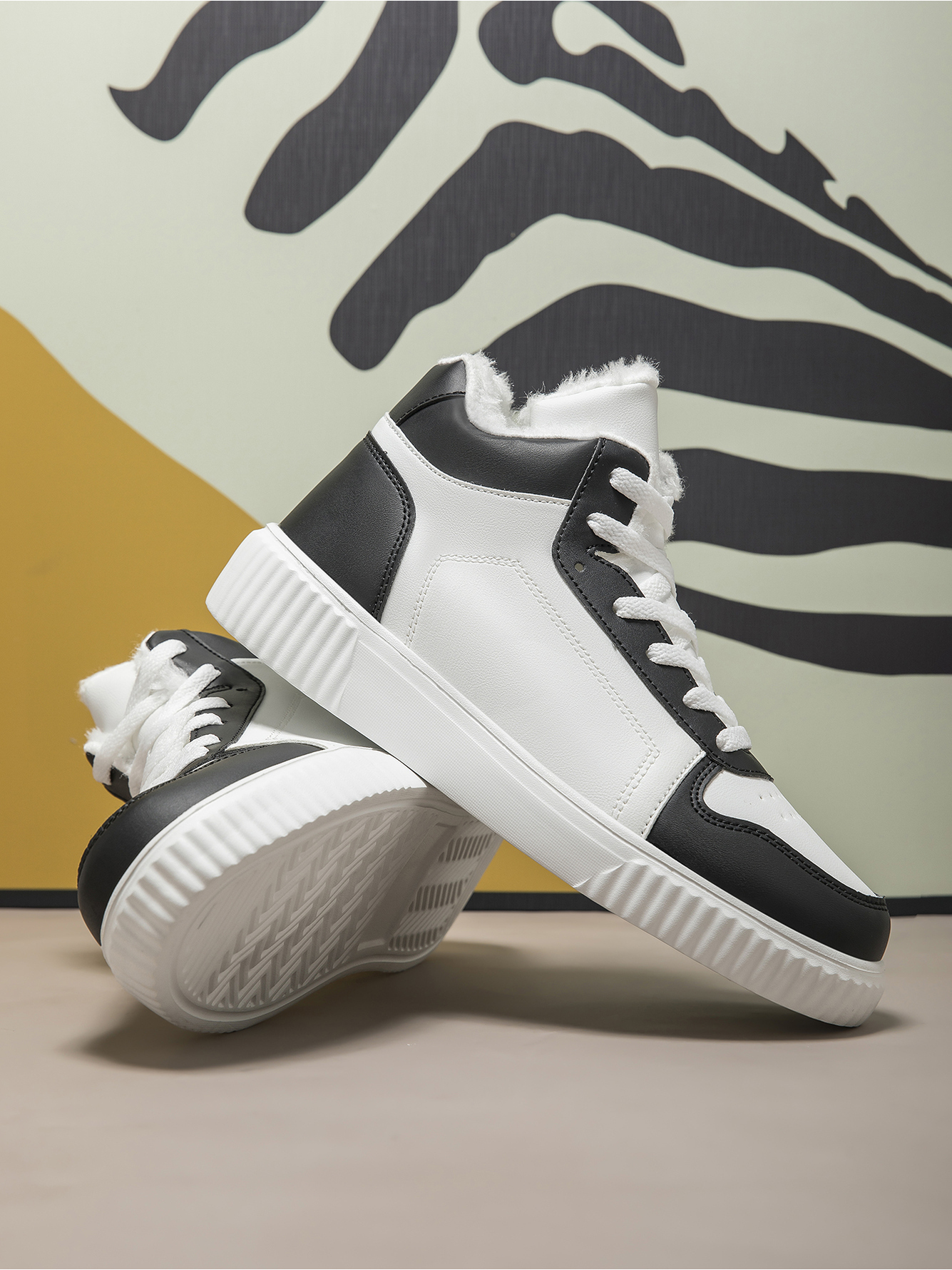 Black Plain Lace Ups Sneakers