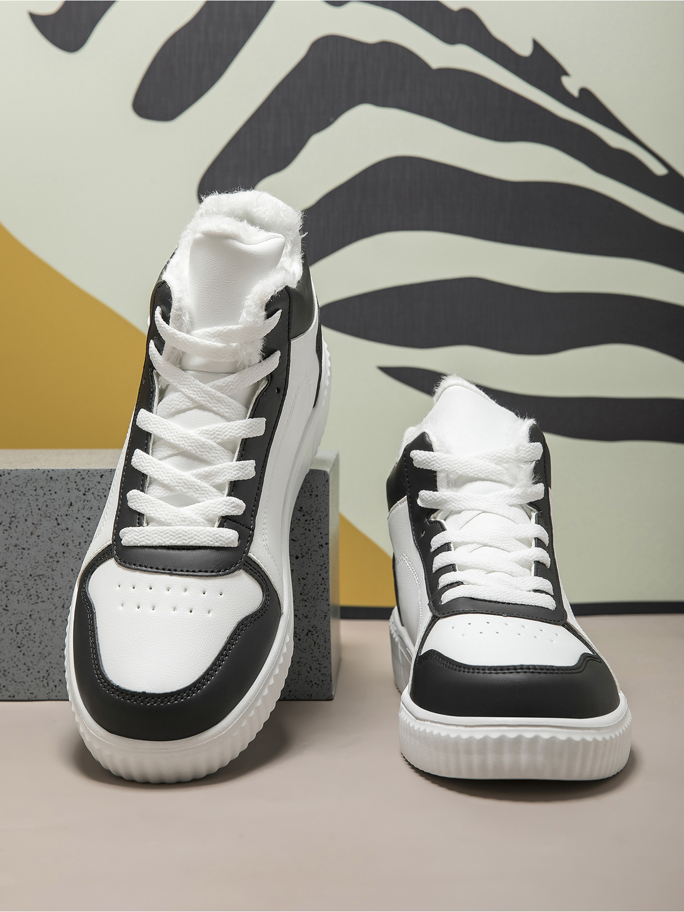 Black Plain Lace Ups Sneakers