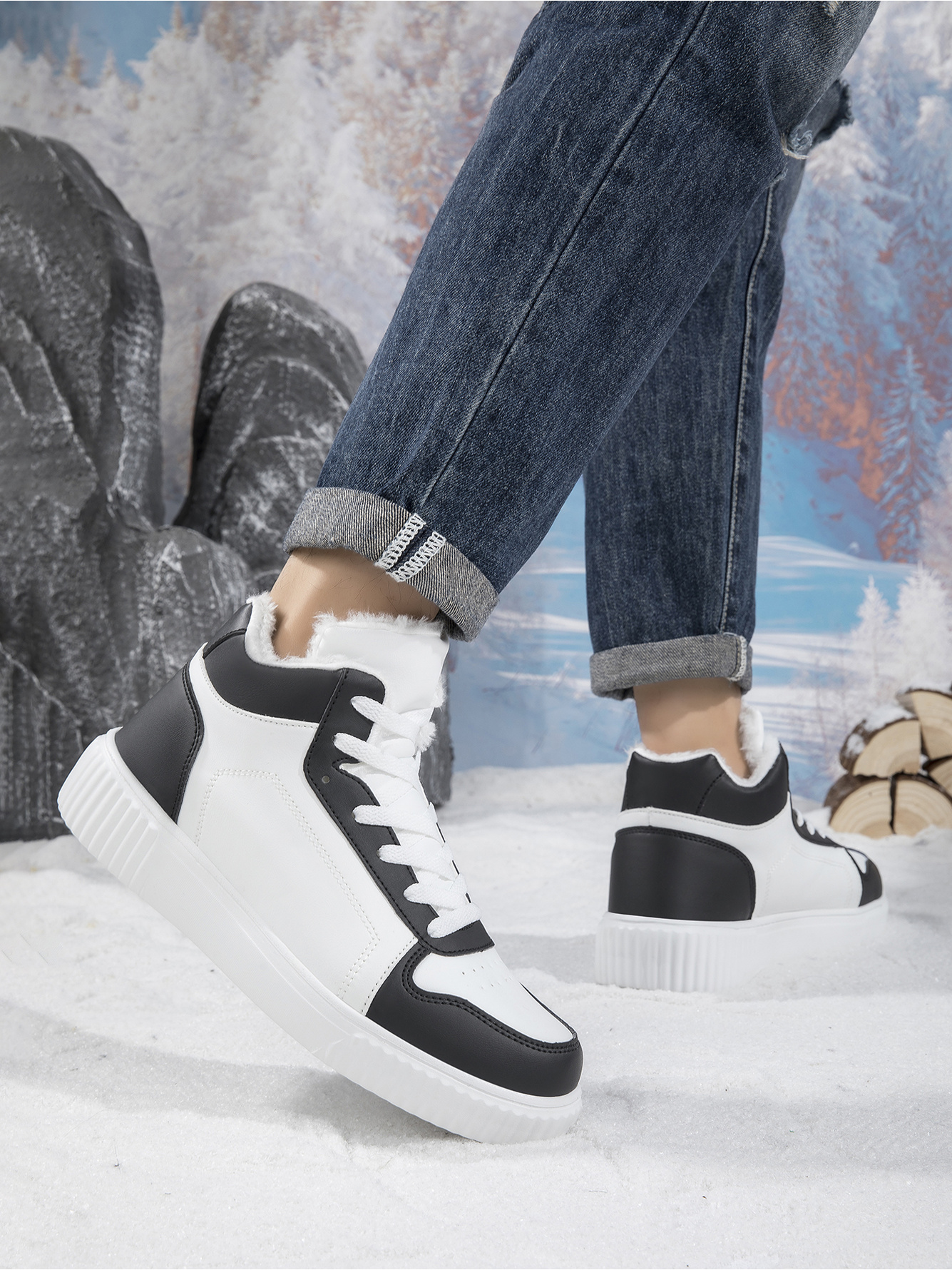 Black Plain Lace Ups Sneakers