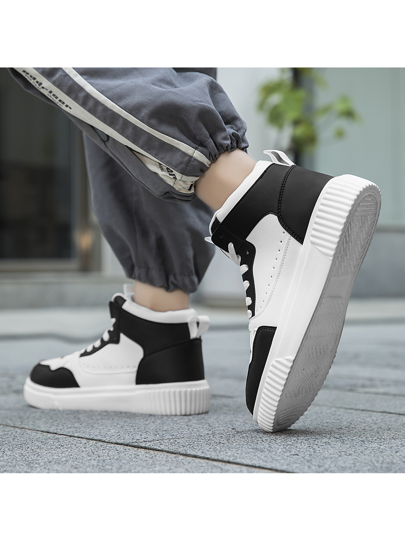 Black Plain Lace Ups Sneakers