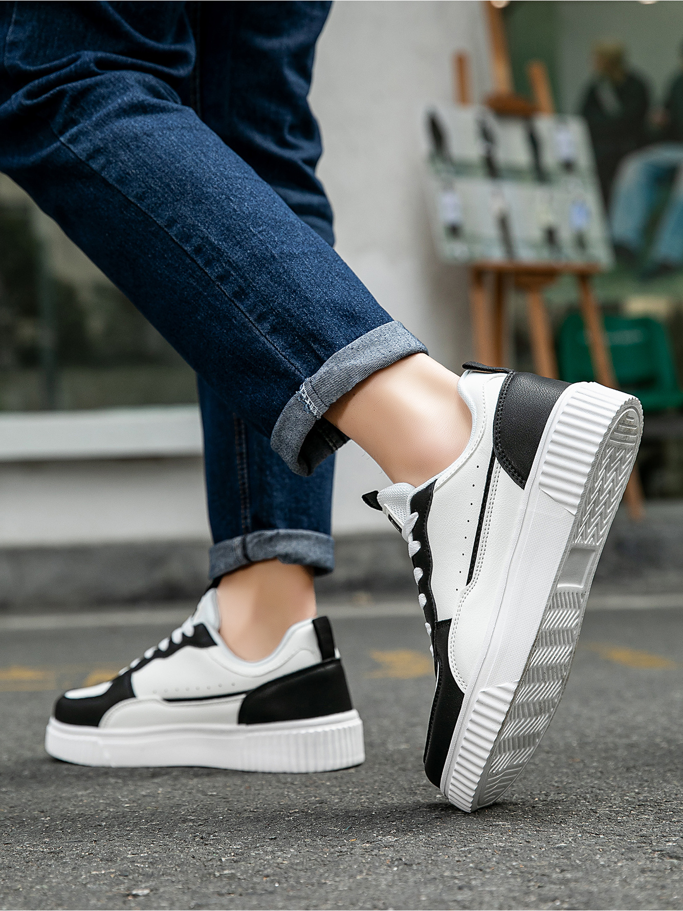 Black Plain Lace Ups Sneakers