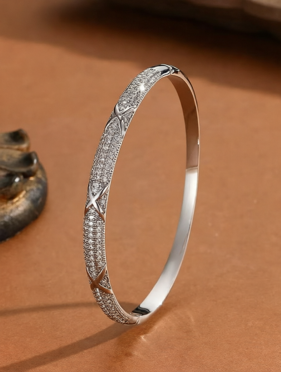 Cross-shaped silver-plated rust-proof bracelet, cubic zirconia womens bracelet, suitable for parties and events