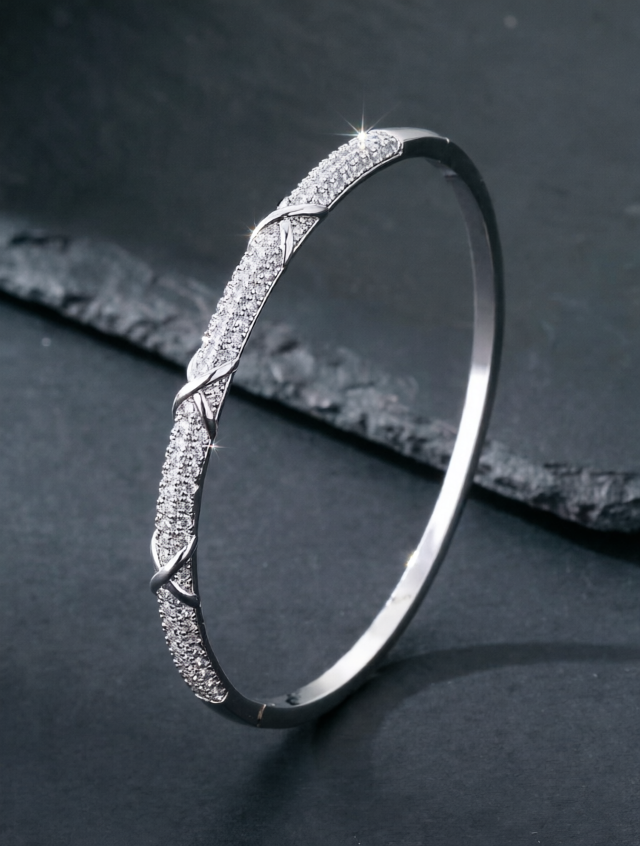 Cross-shaped silver-plated rust-proof bracelet, cubic zirconia womens bracelet, suitable for parties and events