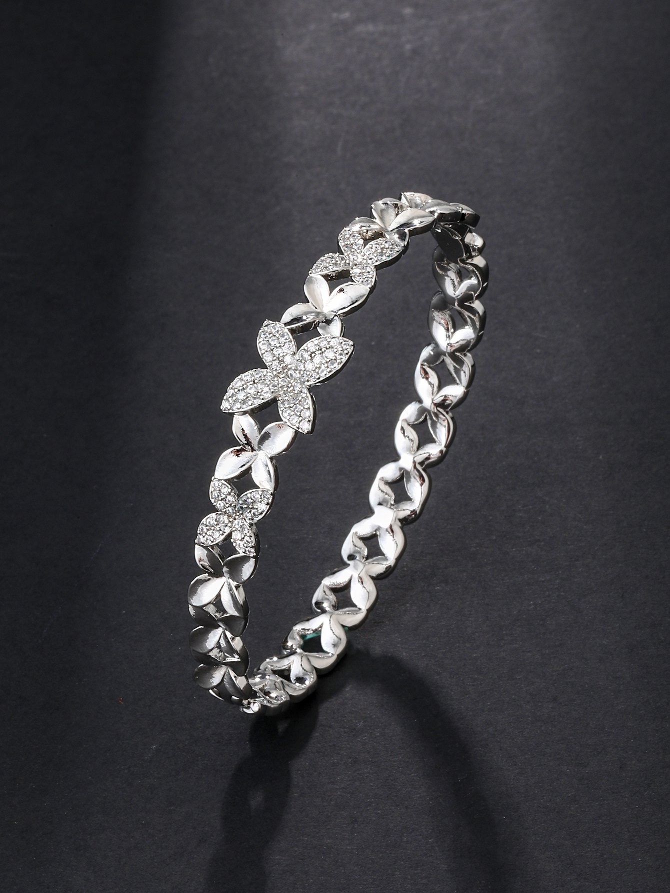 1 silver-plated rust-proof bracelet in leaf shape, cubic zirconia womens bracelet, suitable for wear at parties
