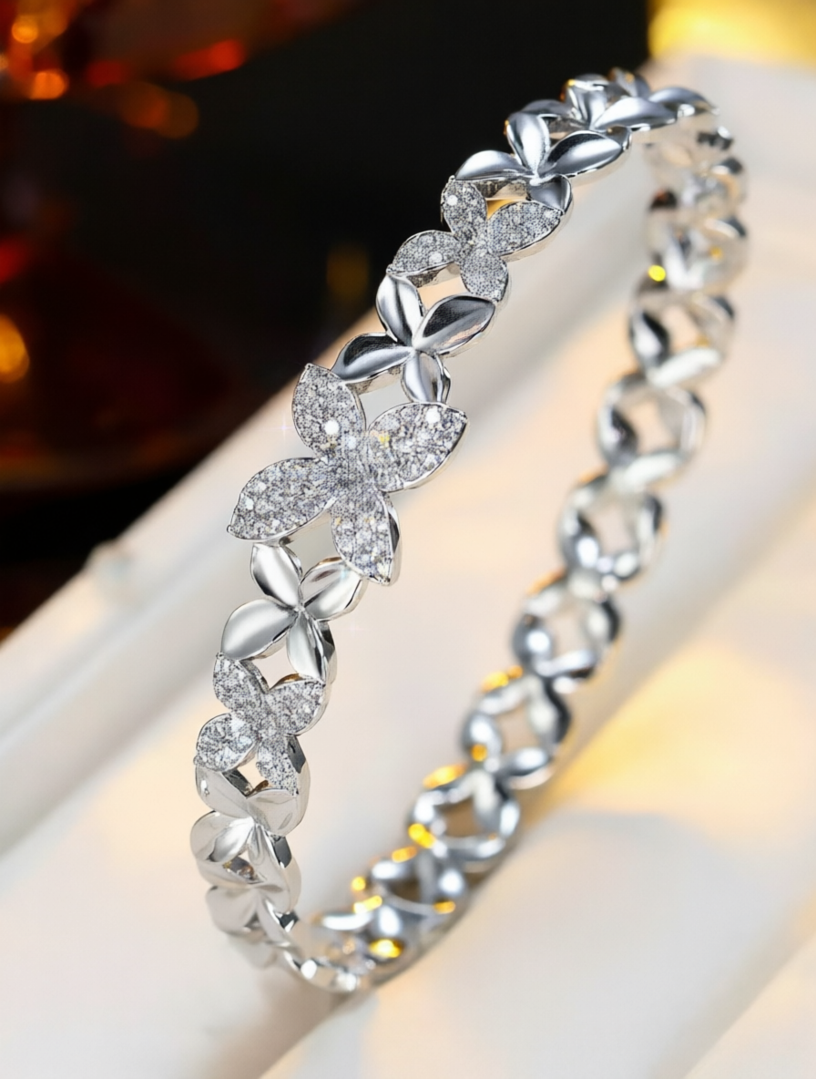 1 silver-plated rust-proof bracelet in leaf shape, cubic zirconia womens bracelet, suitable for wear at parties