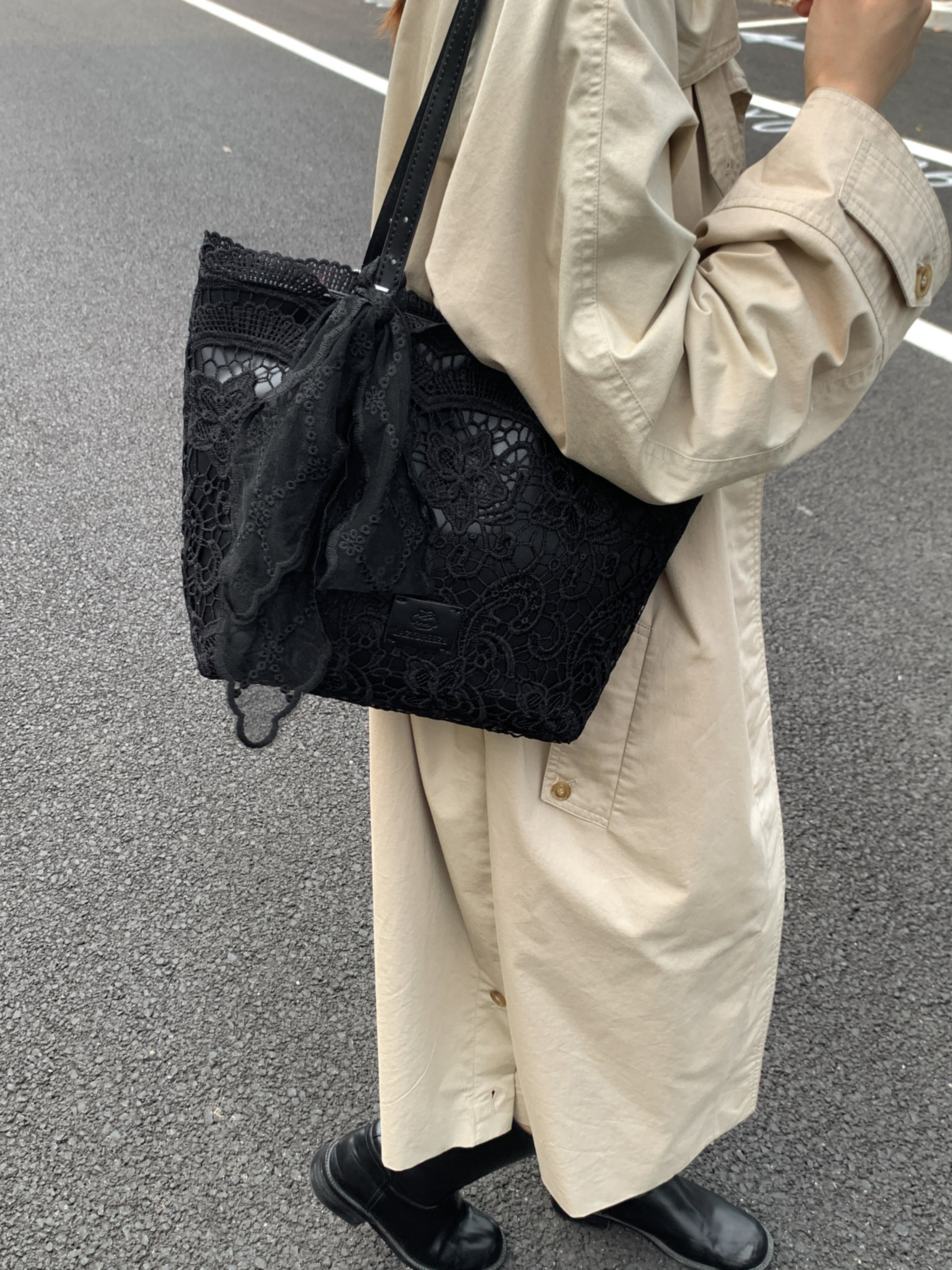Lace Mesh Tote Bag Women PU Leather Shoulder Handbag Hollow Out Large Commute Bag 34x24x11cm