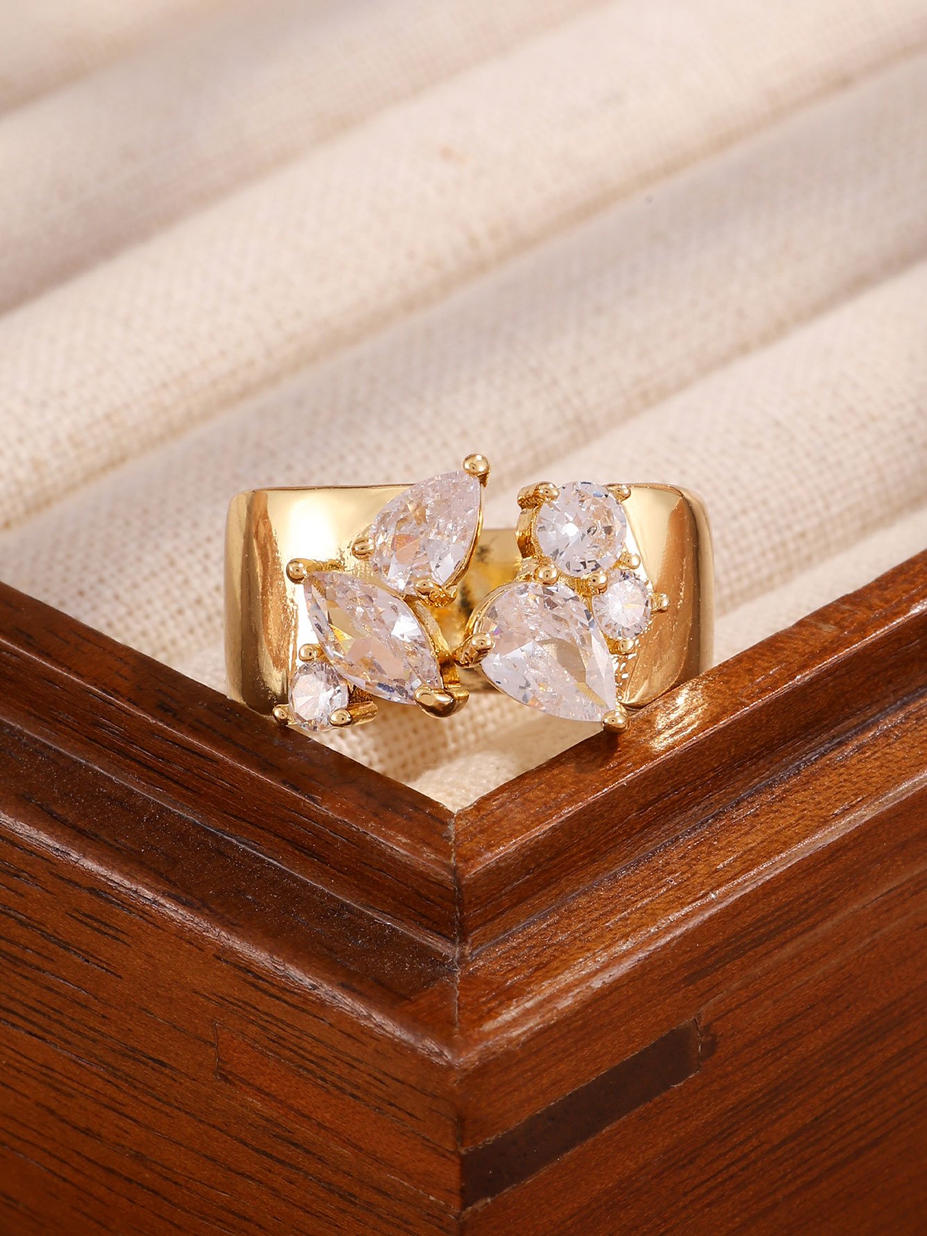 1pc Womens Gold Multi-shape Zircon Ring
