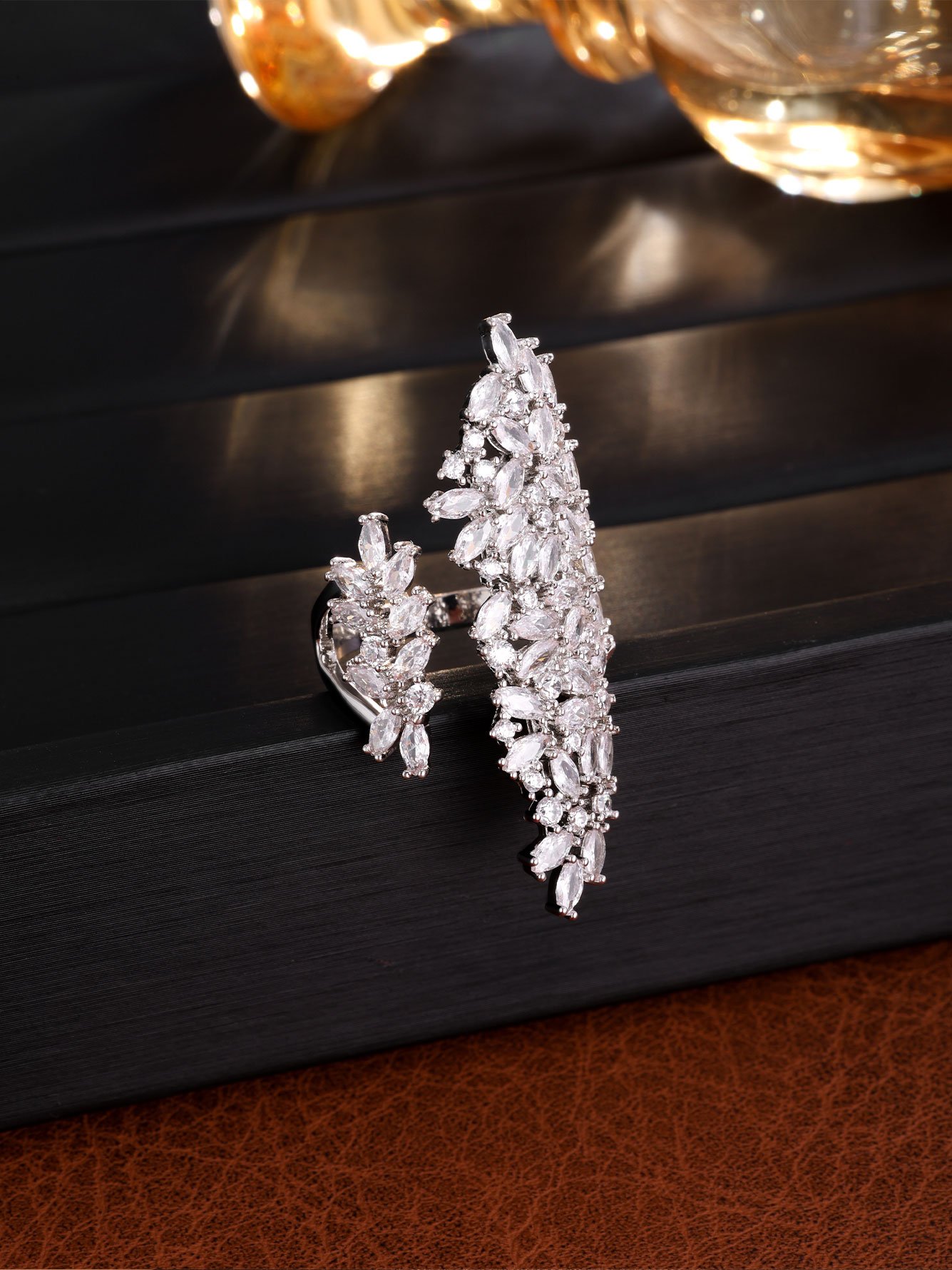 1pc Womens Silver Open Leaf Zircon Ring