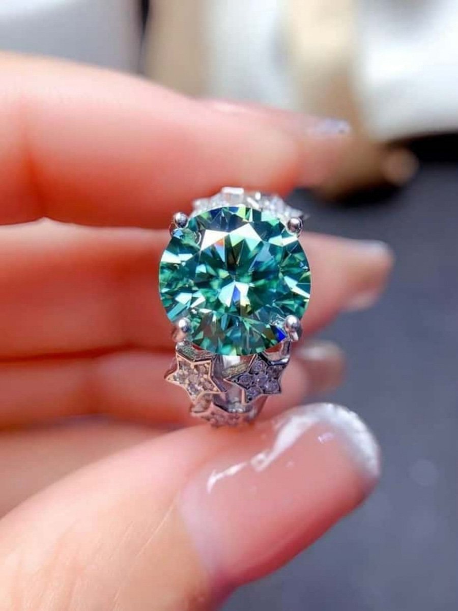 Luxurious star-shaped micro-set colored ring 5-carat large-grain imitation Paraiba high-carbohydrate diamond womens ring