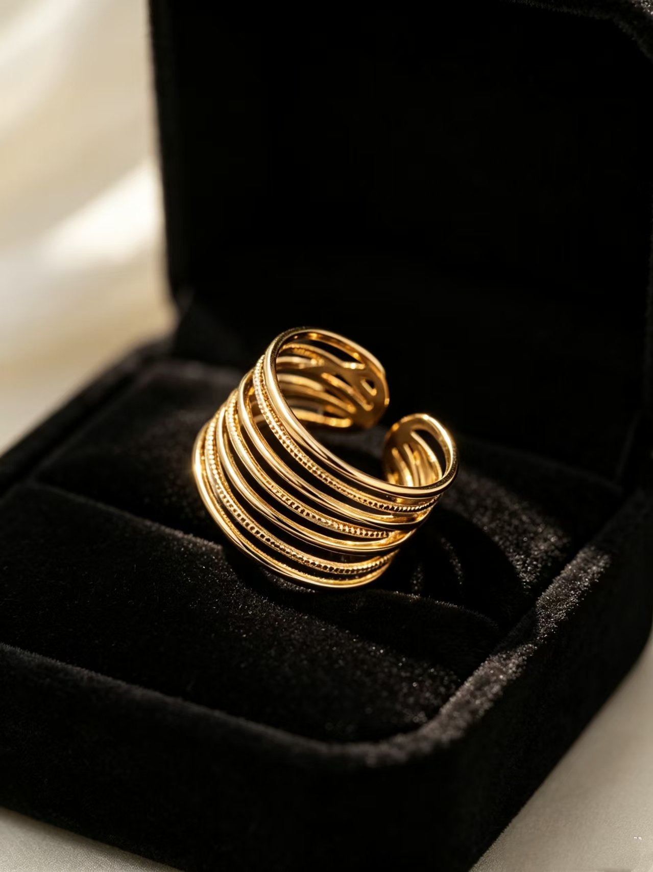 openwork minimalist geometric style ring with a gold-plated finish, adjustable for women, a gift for friends.