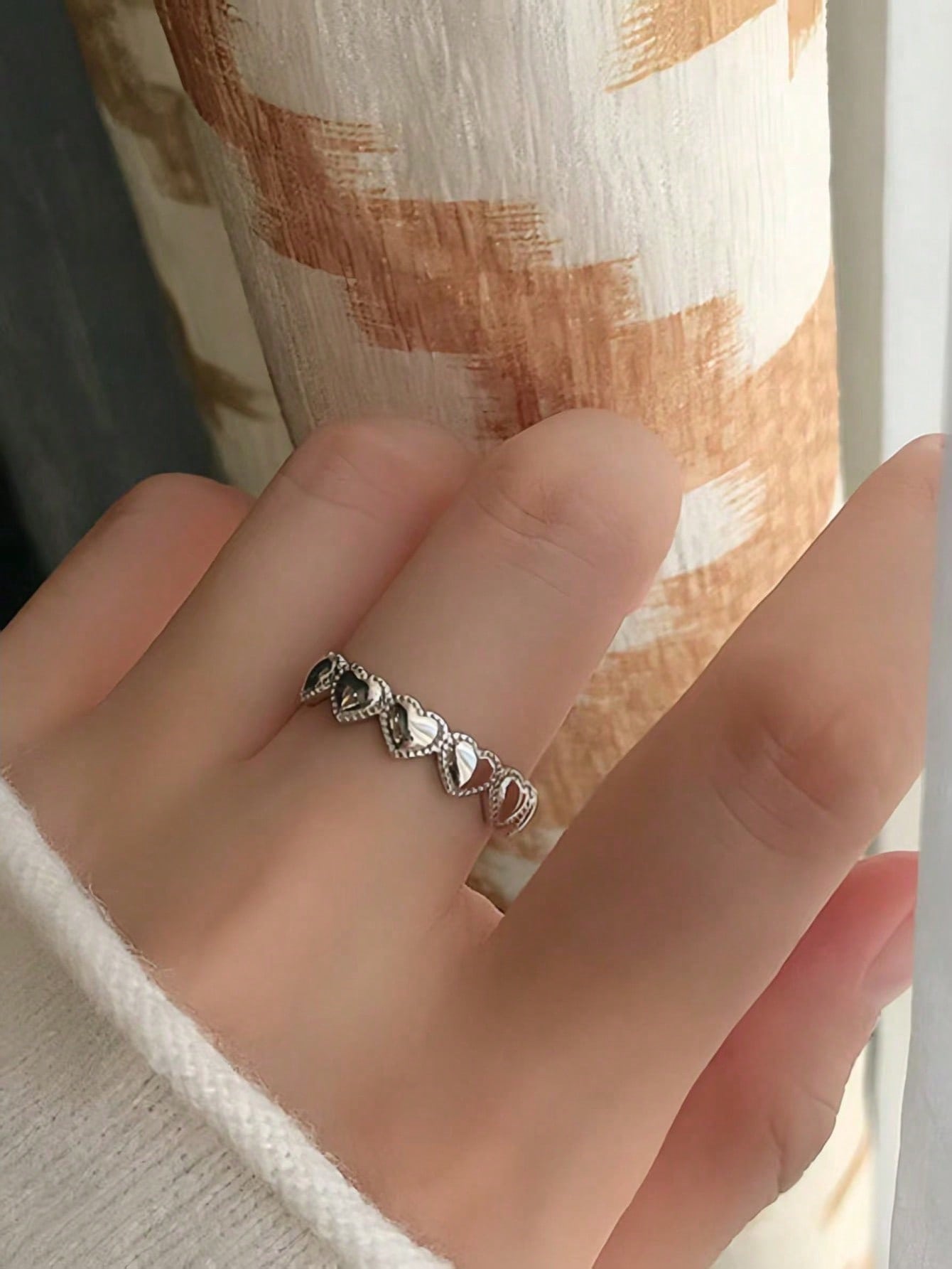 Electroplated silver simple love open-ended new ring, fashionable and fresh womens ring that can be matched with anything.