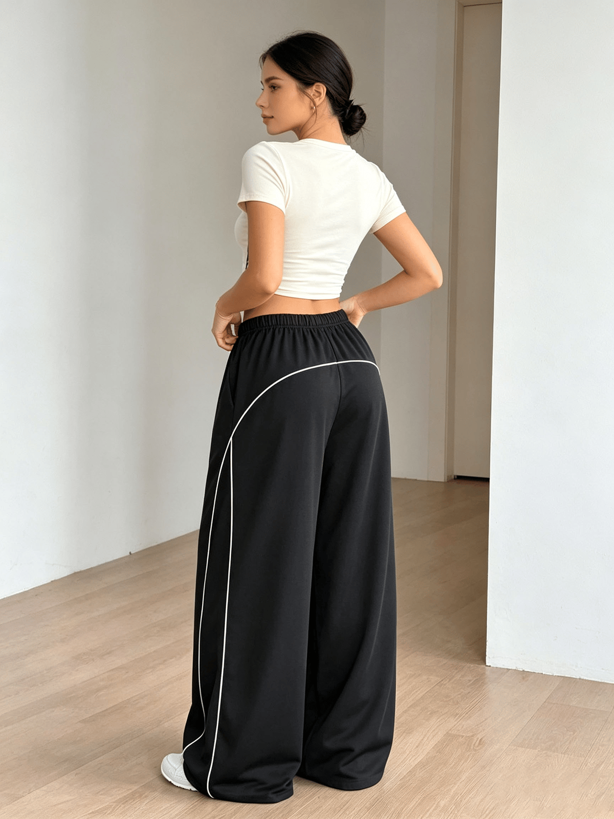 Black Solid Oversized Trousers