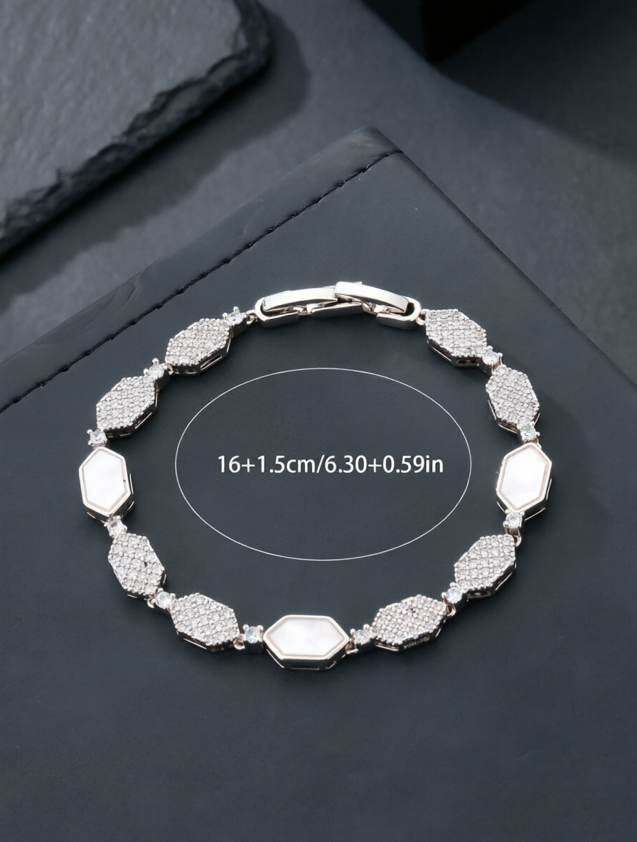 Silver honeycomb diamond-shaped shell inlaid with super-shiny cubic zirconia womens bracelet, perfect for parties and dinners