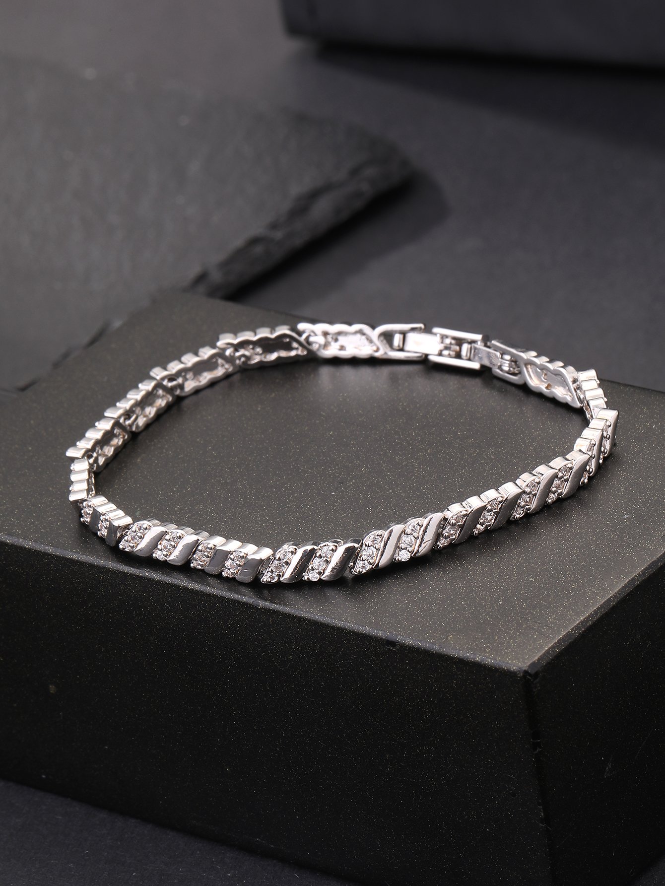 Silver Tire Pattern Embellished with Super Shiny Cubic Zirconia Womens Bracelet, Ideal for Parties and Dinners