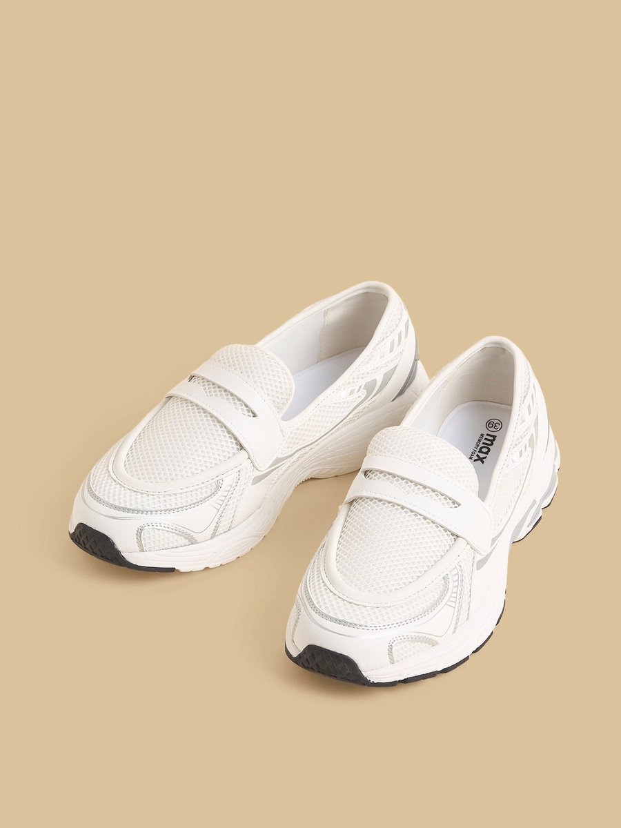 Mesh Textured Slip-On Sports Shoes