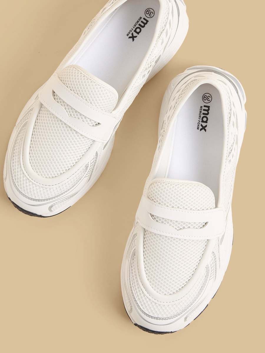 Mesh Textured Slip-On Sports Shoes
