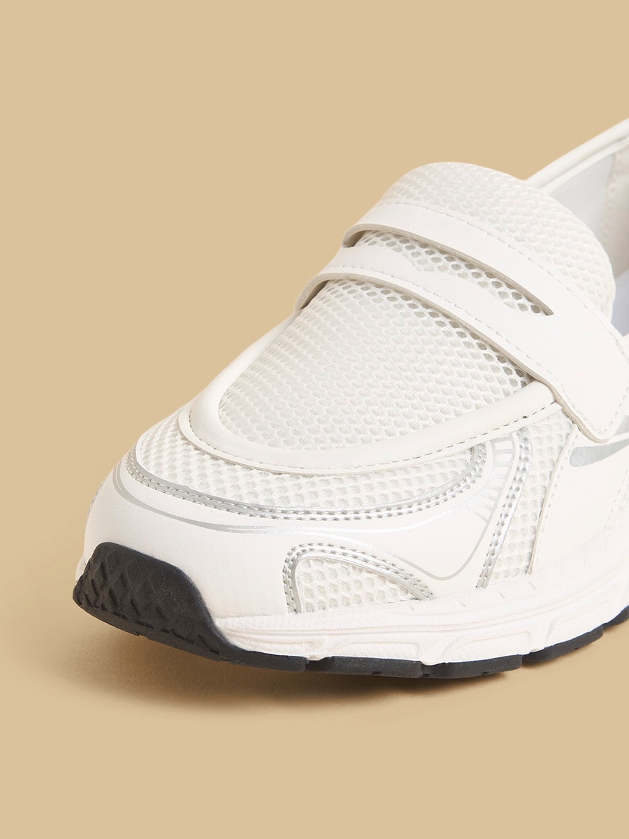 Mesh Textured Slip-On Sports Shoes