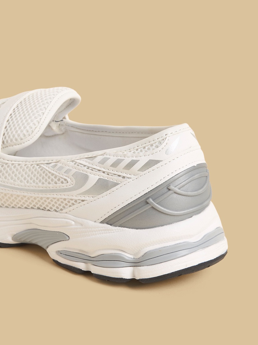 Mesh Textured Slip-On Sports Shoes