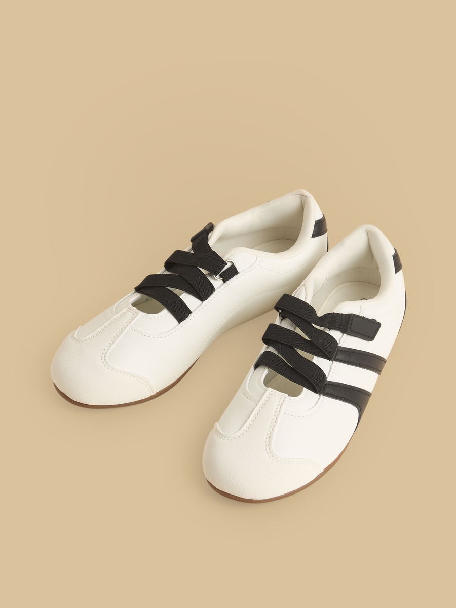 Textured Sports Shoes with Hook and Loop Closure