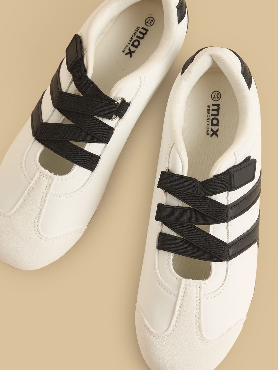 Textured Sports Shoes with Hook and Loop Closure