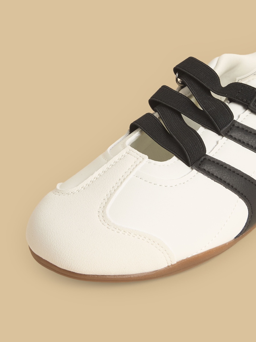 Textured Sports Shoes with Hook and Loop Closure